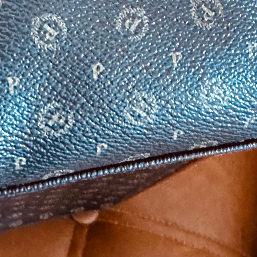 Pollini Vintage Monogram Shoulder Bag 
Timeless European Designer Leather Piece - Picture 9 of 10